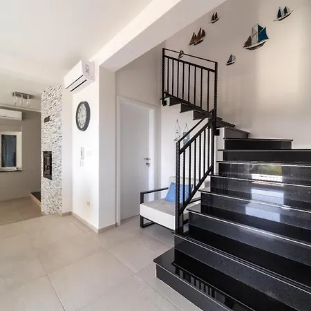 Apartment Lasttminutebooking - The Esterhazy Villa At Balaton *