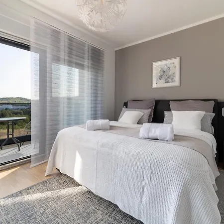 Lasttminutebooking - The Esterhazy Villa At Balaton Apartment Balatonfuzfo
