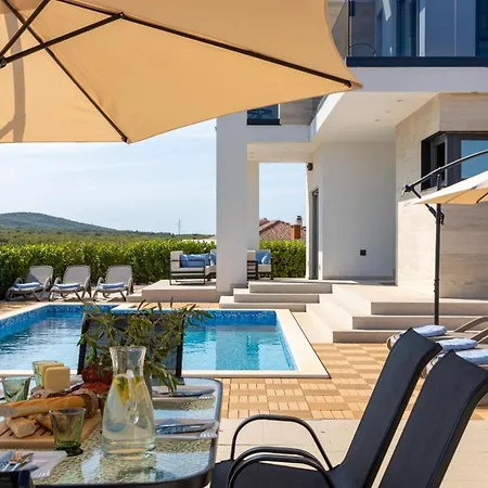 Lasttminutebooking - The Esterhazy Villa At Balaton Apartment *